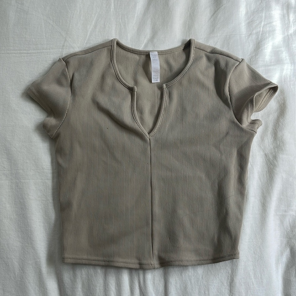 Alo Yoga Ribbed Cropped Savvy Short Sleeve Tee - Sage green XS
